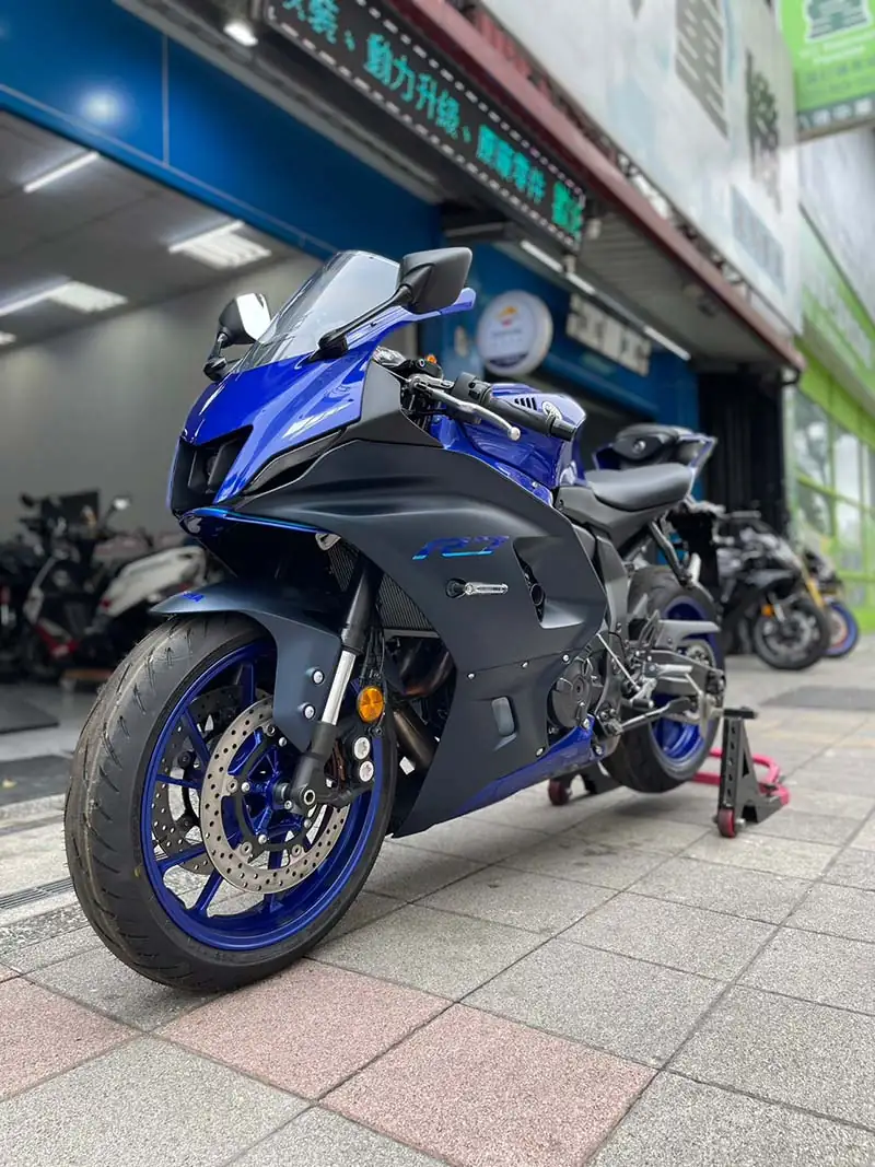 YAHAMA YZF-R7