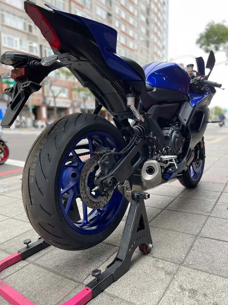 YAHAMA YZF-R7