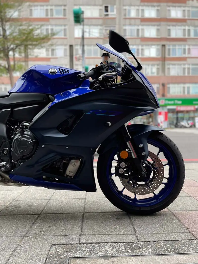 YAHAMA YZF-R7