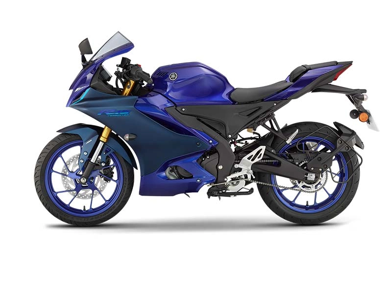 YAMAHA R15v4