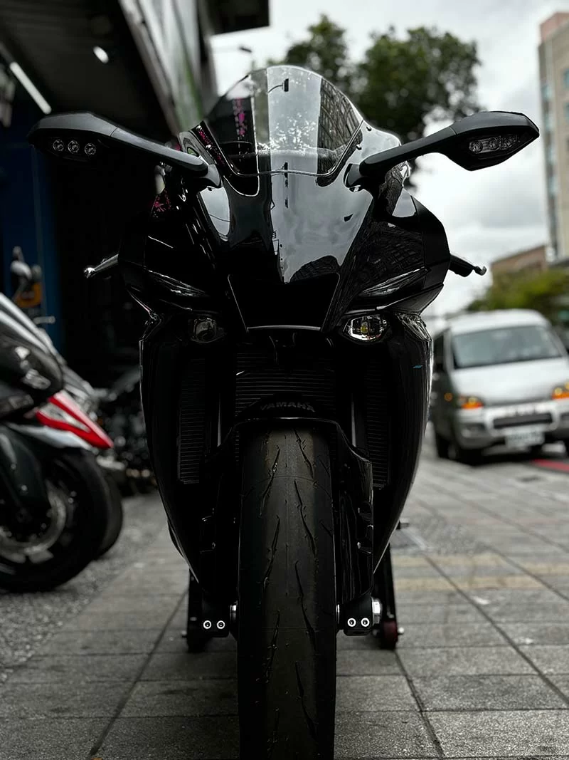 YAMAHA YZF-R1