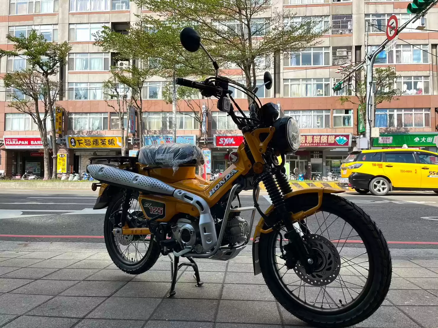 HONDA CT125