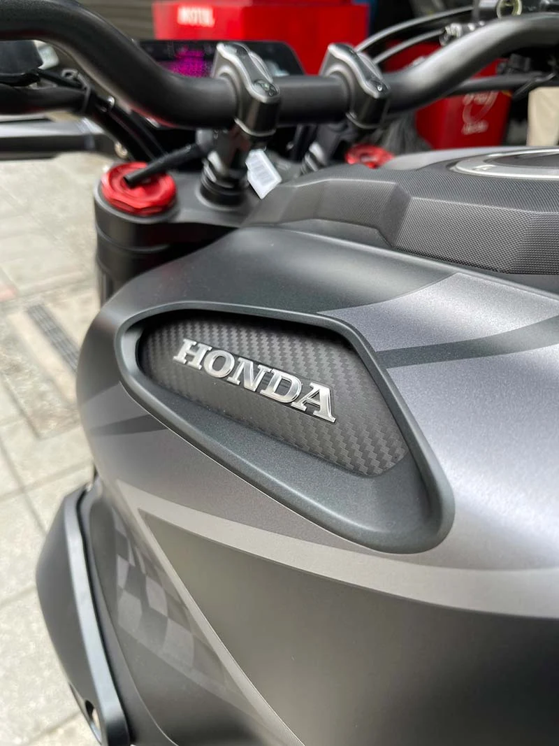 HONDA CB150R