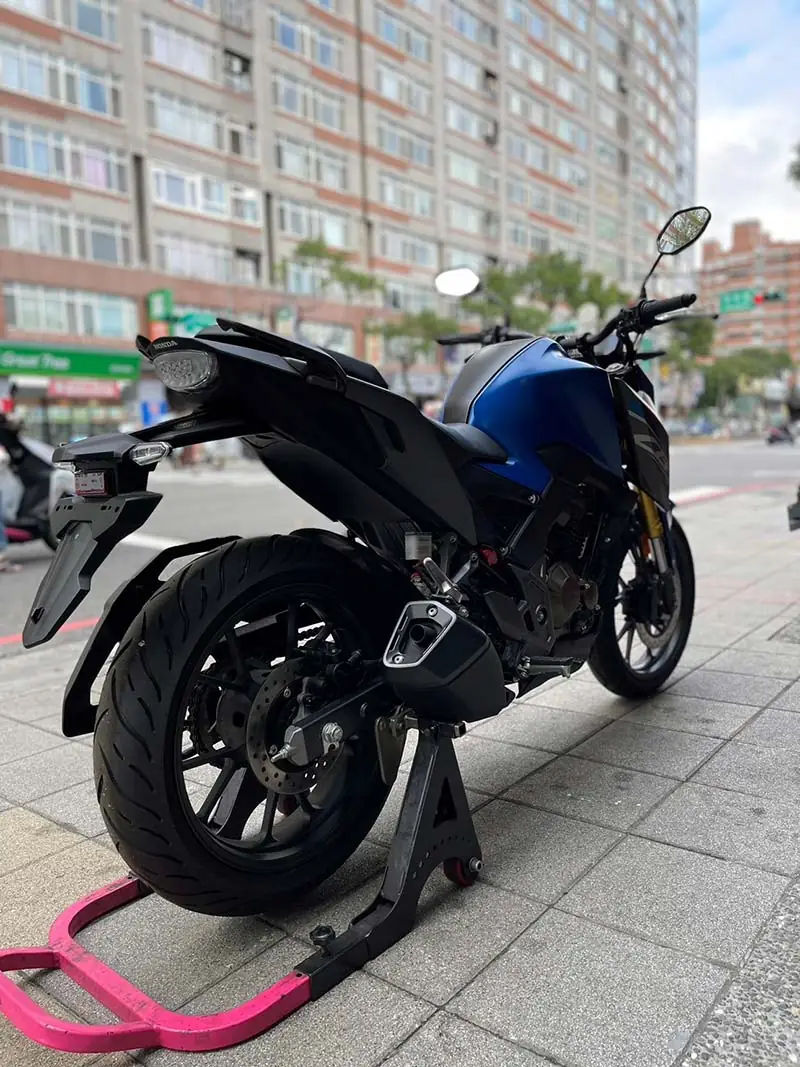 HONDA CB300F